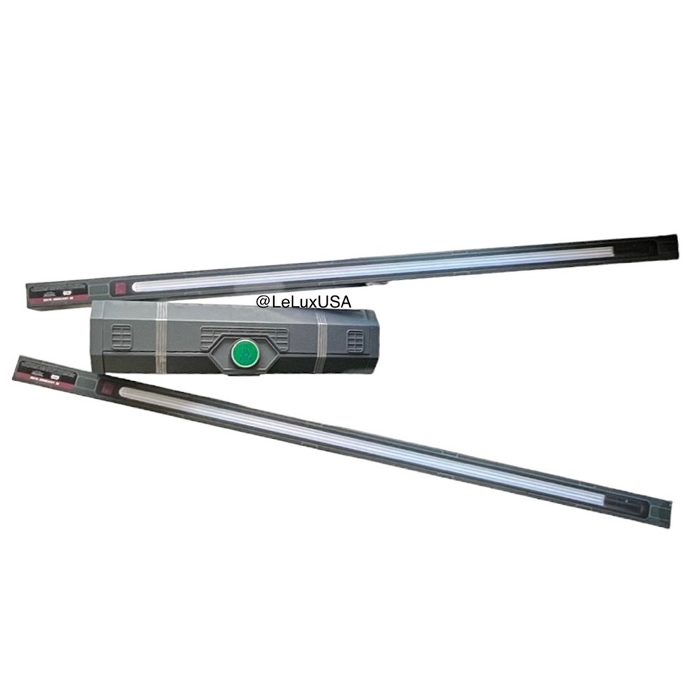 Star Wars Galaxy's Edge Ahsoka Tano Clone Wars Legacy Lightsabers and Blades Set
